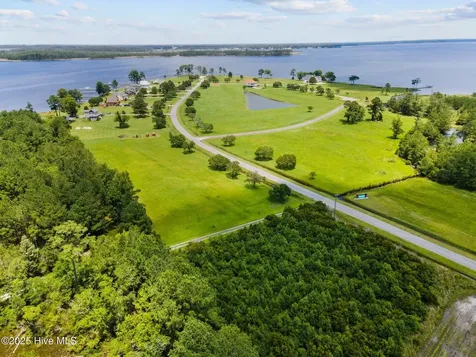 3 Little Creek Road Belhaven NC 27810