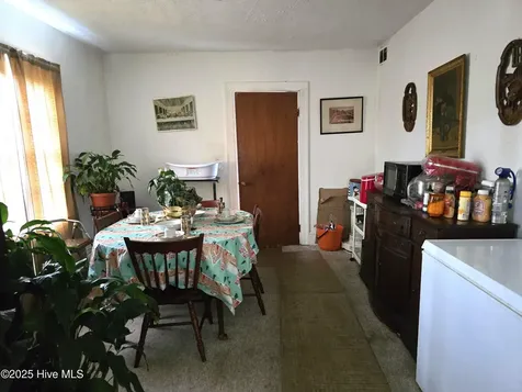 6754 E Main Street Saratoga NC 27873