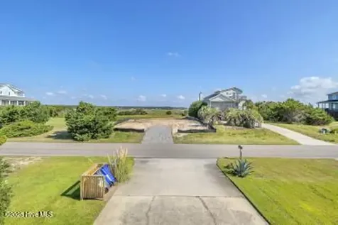 6707 Kings Lynn Drive Oak Island NC 28465