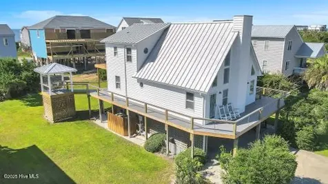 6707 Kings Lynn Drive Oak Island NC 28465