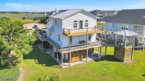 6707 Kings Lynn Drive Oak Island NC 28465