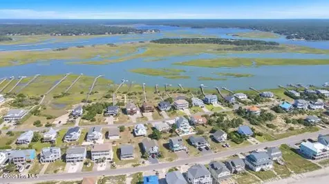 6707 Kings Lynn Drive Oak Island NC 28465