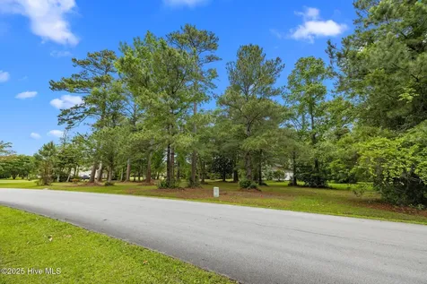 210 Winding Woods Way Beaufort NC 28516