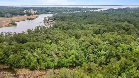 117 Shoreline Court Oriental NC 28571