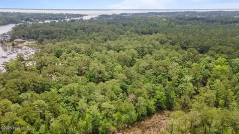 117 Shoreline Court Oriental NC 28571