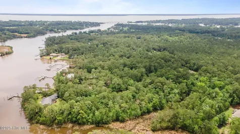 117 Shoreline Court Oriental NC 28571