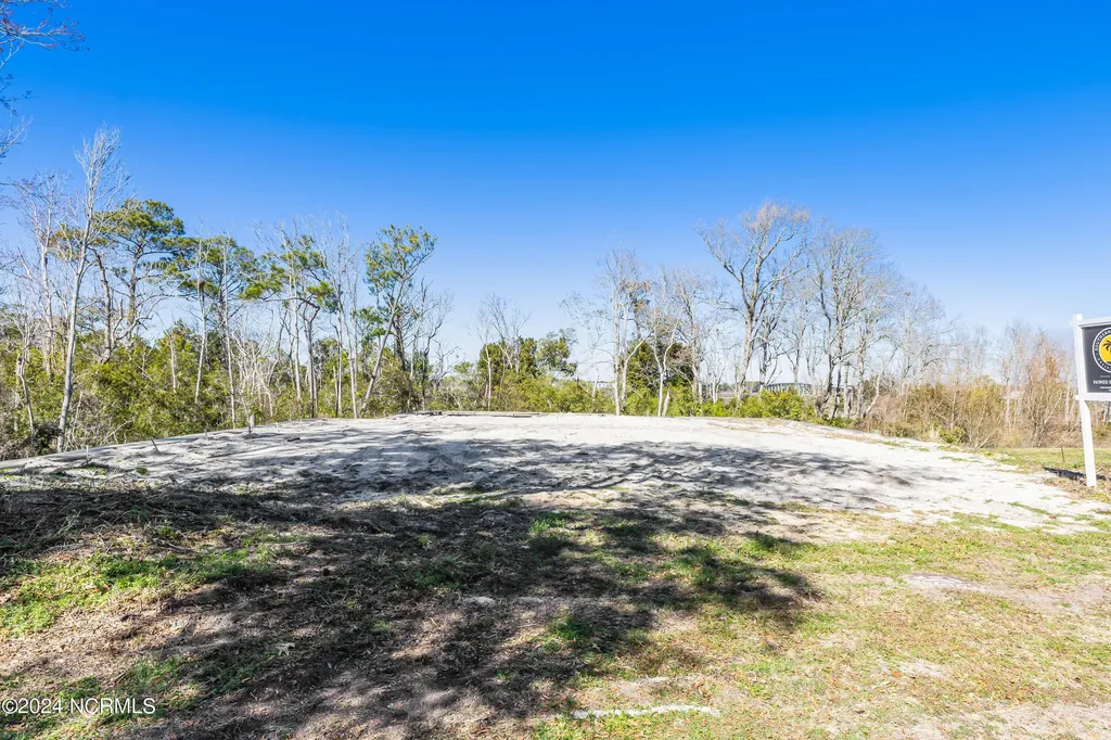 208 Elizabeth Drive Oak Island NC 28465