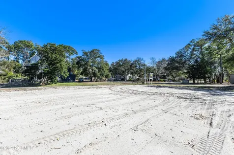 208 Elizabeth Drive Oak Island NC 28465