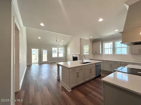 102 Whispering Pine Lane Holly Ridge NC 28445