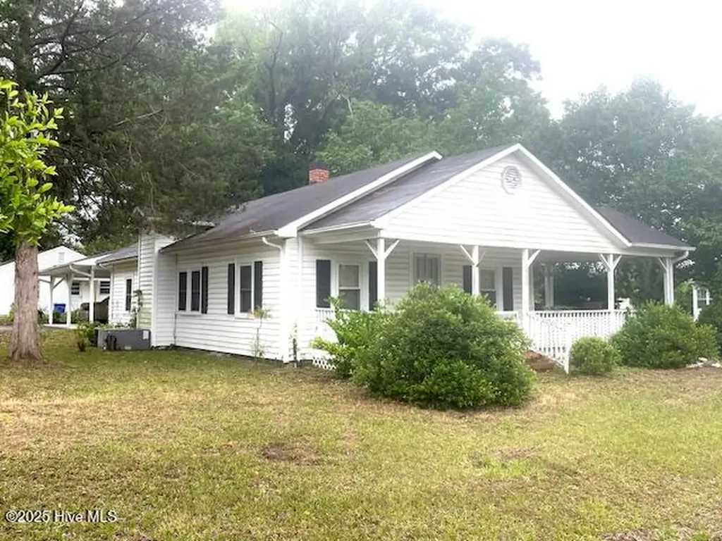 302 Lower Street Elizabethtown NC 28337