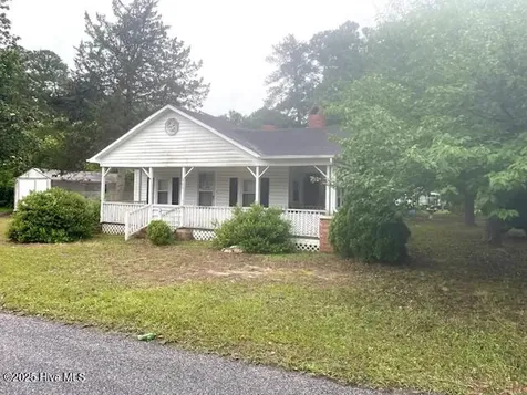 302 Lower Street Elizabethtown NC 28337