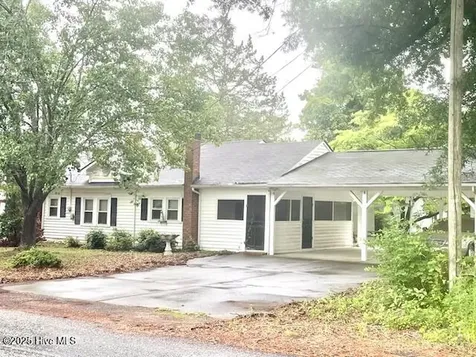 302 Lower Street Elizabethtown NC 28337