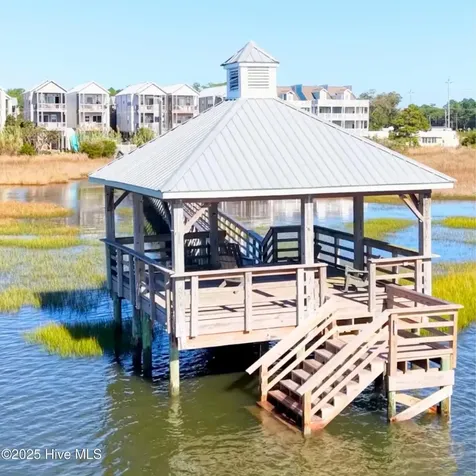 208A Bridgeview Court Surf City NC 28445
