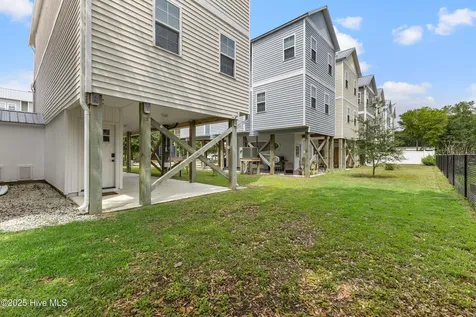 208A Bridgeview Court Surf City NC 28445