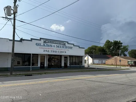 403 Washington Street Williamston NC 27892