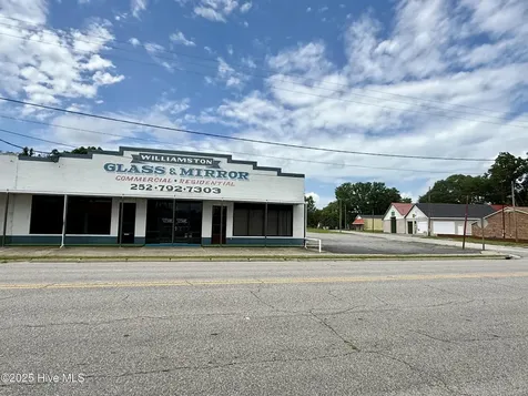 403 Washington Street Williamston NC 27892