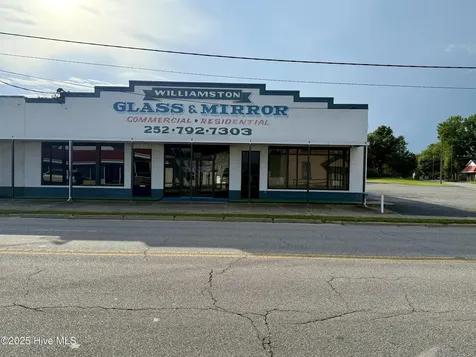 403 Washington Street Williamston NC 27892