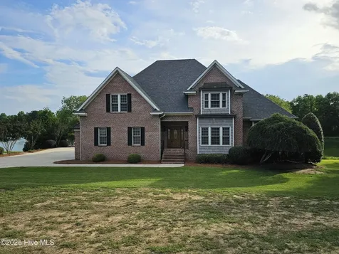 212 Deer Track Trail Clinton NC 28328