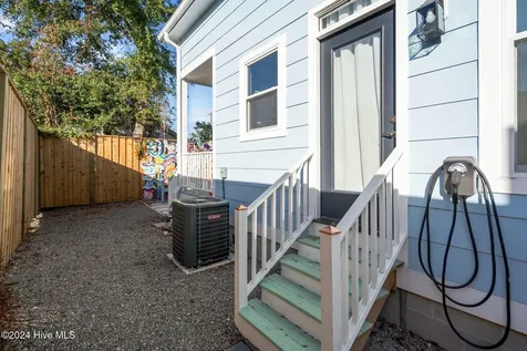 807 Russell Alley Wilmington NC 28401