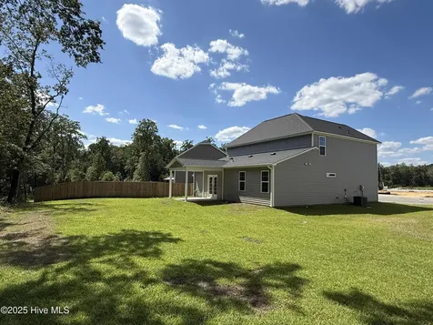 112 Ironbark Drive Raeford NC 28376