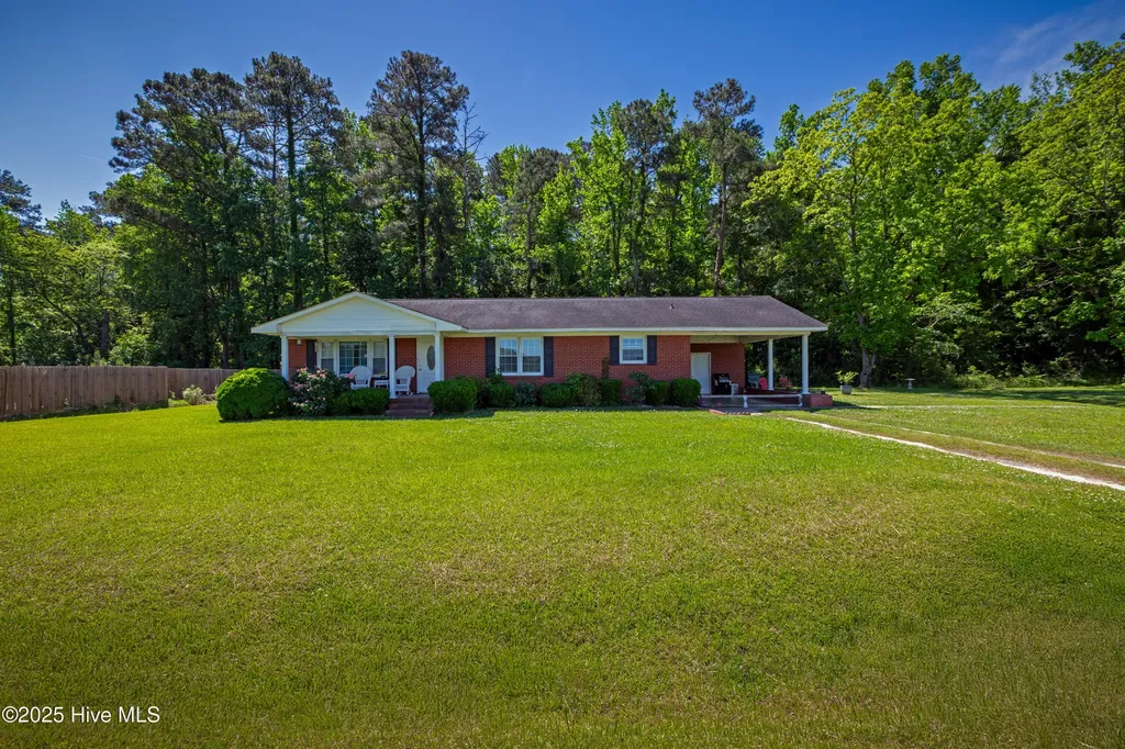4173 Middle Road Trenton NC 28585