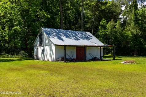 4173 Middle Road Trenton NC 28585