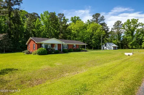 4173 Middle Road Trenton NC 28585