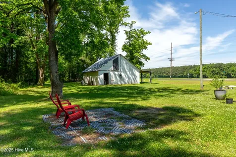 4173 Middle Road Trenton NC 28585