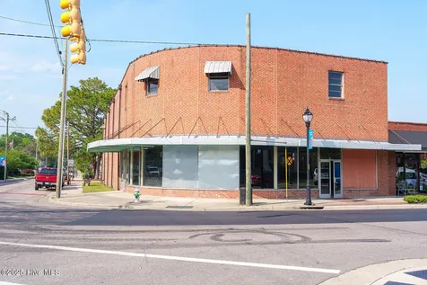 124 W Main Street Aberdeen NC 28315