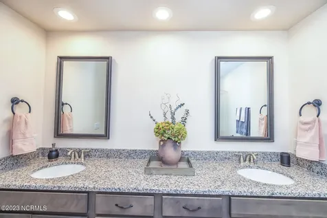 4936 Pine Island Drive SE Southport NC 28461