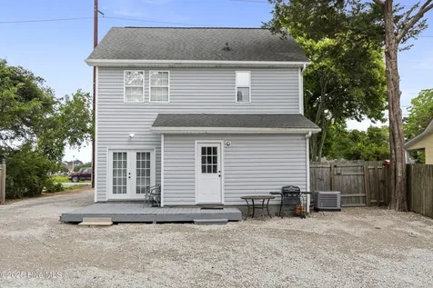 199 Highway 101 Beaufort NC 28516