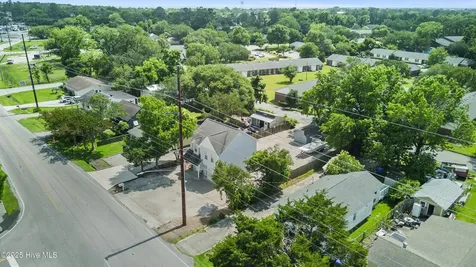 199 Highway 101 Beaufort NC 28516