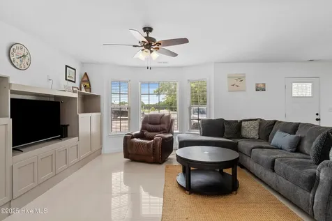 199 Highway 101 Beaufort NC 28516