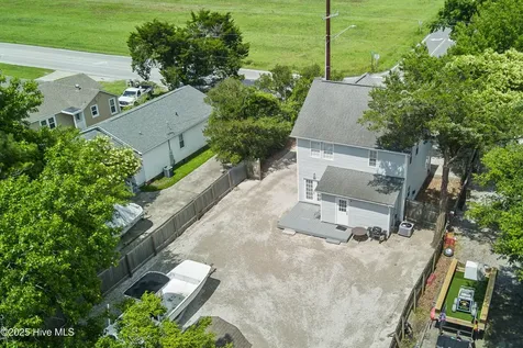 199 Highway 101 Beaufort NC 28516