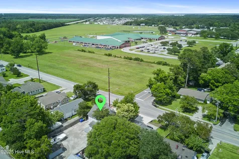 199 Highway 101 Beaufort NC 28516