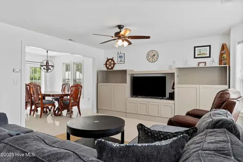 199 Highway 101 Beaufort NC 28516