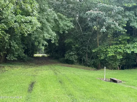 7569 Carey Road Kinston NC 28504