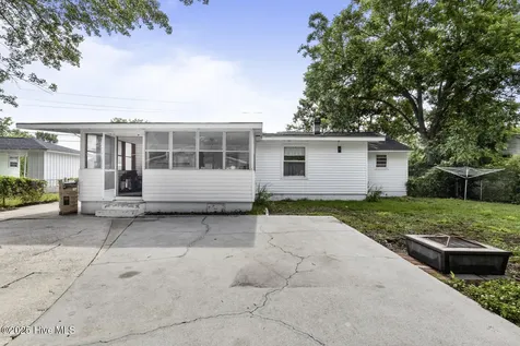 608 Henderson Drive Jacksonville NC 28540