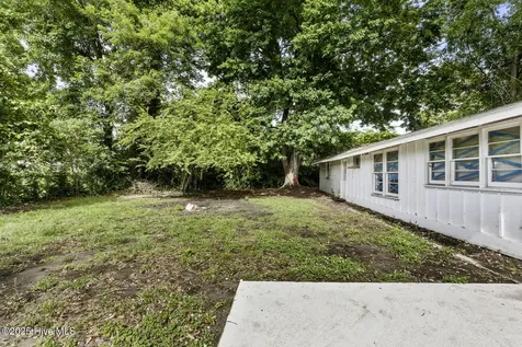 608 Henderson Drive Jacksonville NC 28540