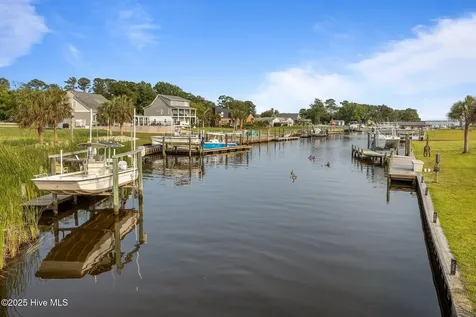 304 Brook Lane Newport NC 28570