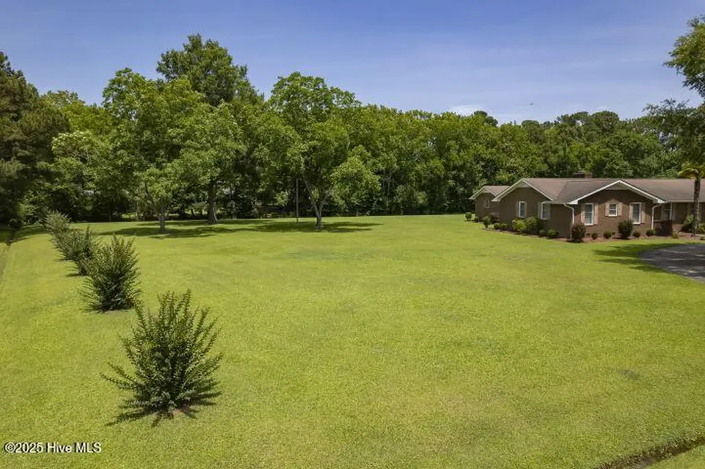 109 Pittman Circle Oriental NC 28571