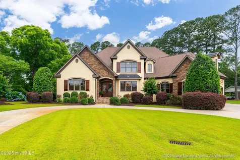 2900 Groveland Drive Greenville NC 27858