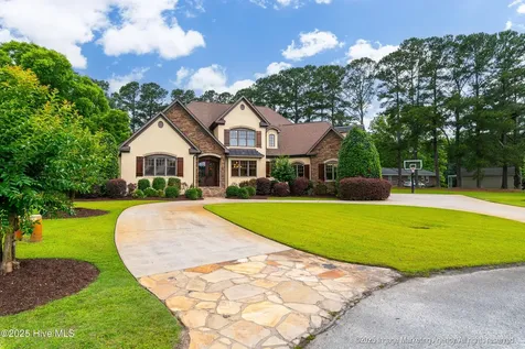2900 Groveland Drive Greenville NC 27858