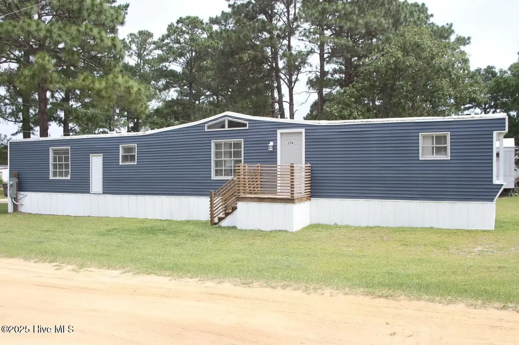 174 Lennondale Boulevard Elizabethtown NC 28337