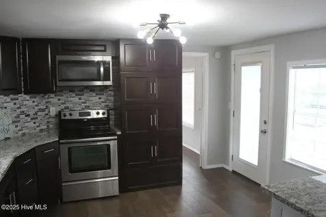 174 Lennondale Boulevard Elizabethtown NC 28337