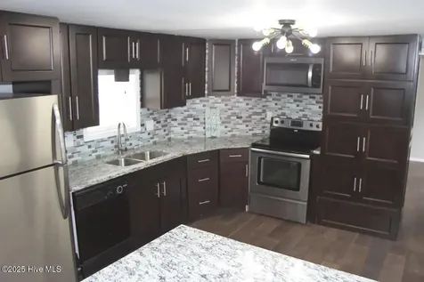 174 Lennondale Boulevard Elizabethtown NC 28337