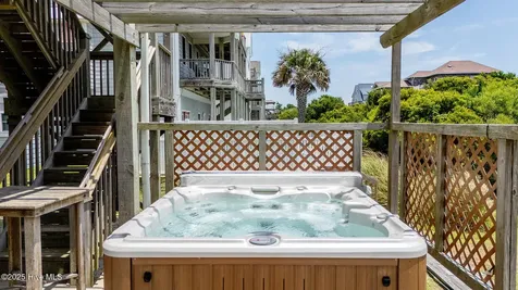 2013 Emerald Drive Emerald Isle NC 28594