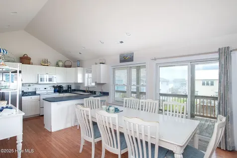 2013 Emerald Drive Emerald Isle NC 28594