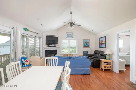 2013 Emerald Drive Emerald Isle NC 28594