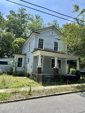 207 N Pierce Street Washington NC 27889